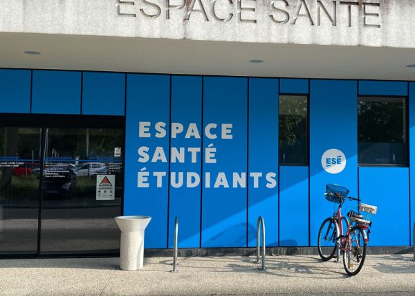 Photo : La résidence Escabelle à Pessac, abrite les locaux de l'Espace santé étudiants © Olivier Got - université de Bordeaux