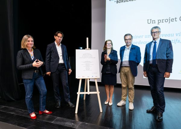 Photo : Christine Bost, President of Bordeaux Métropole, Dean Lewis, President of the University of Bordeaux, Anne Bisagni-Faure, Rector of the Académie de Bordeaux, Pierre Hurmic, Mayor of Bordeaux, Gérard Blanchard, Vice-President of the Nouvelle-Aquitaine Region © Gautier Dufau