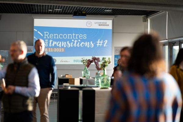 Photo : Les trois premières éditions des Rencontres des transitions ont chacune réuni une centaine de participants à Cap Sciences Bordeaux © Gautier Dufau