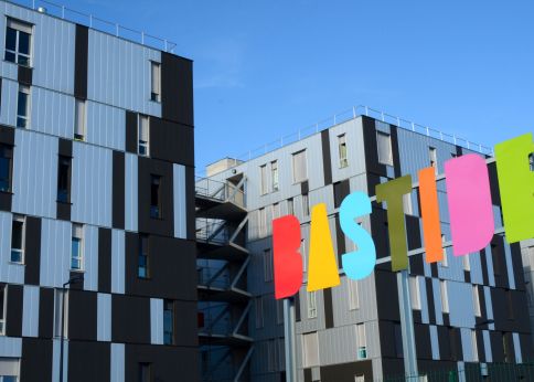 Photo University Residence hall on the Bastide campus © Olivier Got - University of Bordeaux