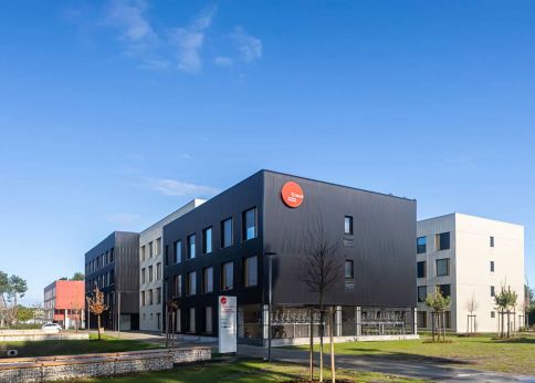 Photo CROUS University Residence hall, Village 4 in Pessac © Ossabois